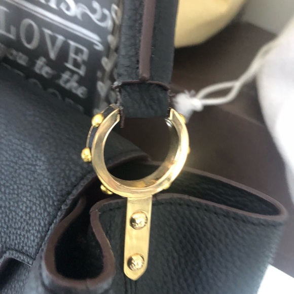 Louis Vuitton Capucines MM 100% authentic - Picture 6 of 8